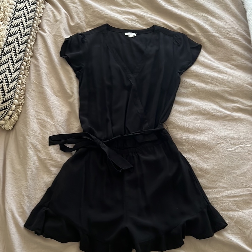 Loft Ruffle Romper - Picture 2 of 6